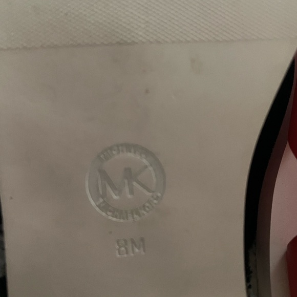 NEW pair of Michael Kors sandals - Picture 3 of 4